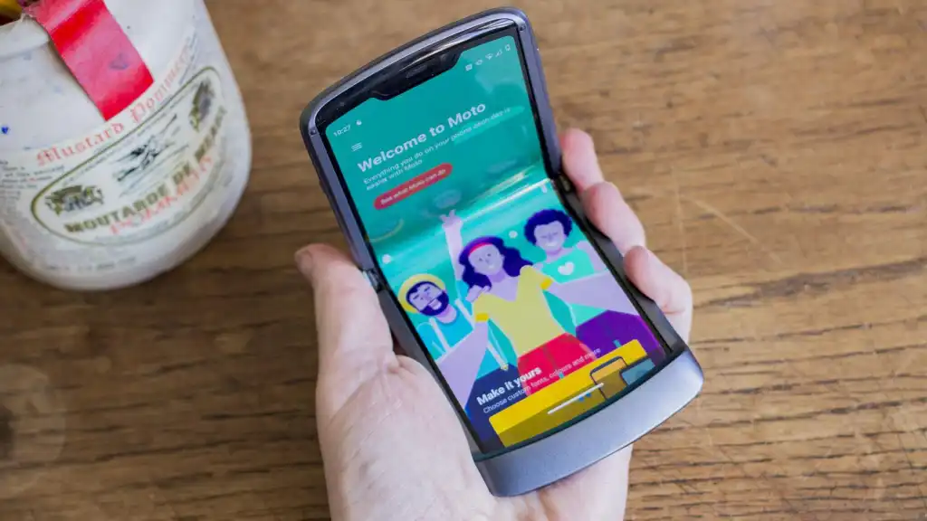  مواصفات واسعار هاتف Motorola Razr 2022